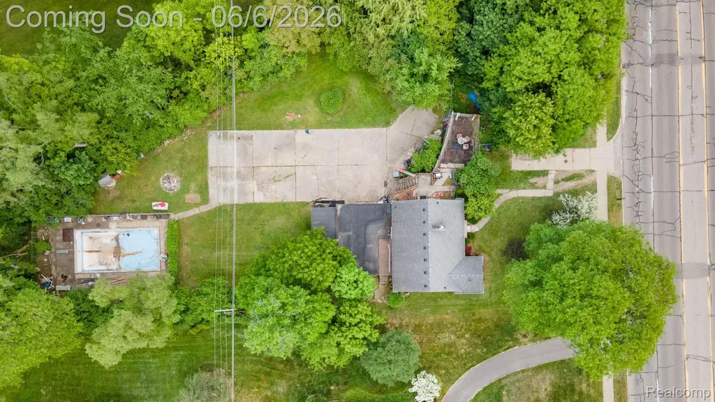 27912 6 Mile Road Livonia City MI 48152