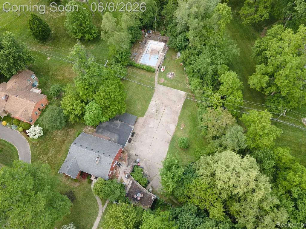 27912 6 Mile Road Livonia City MI 48152