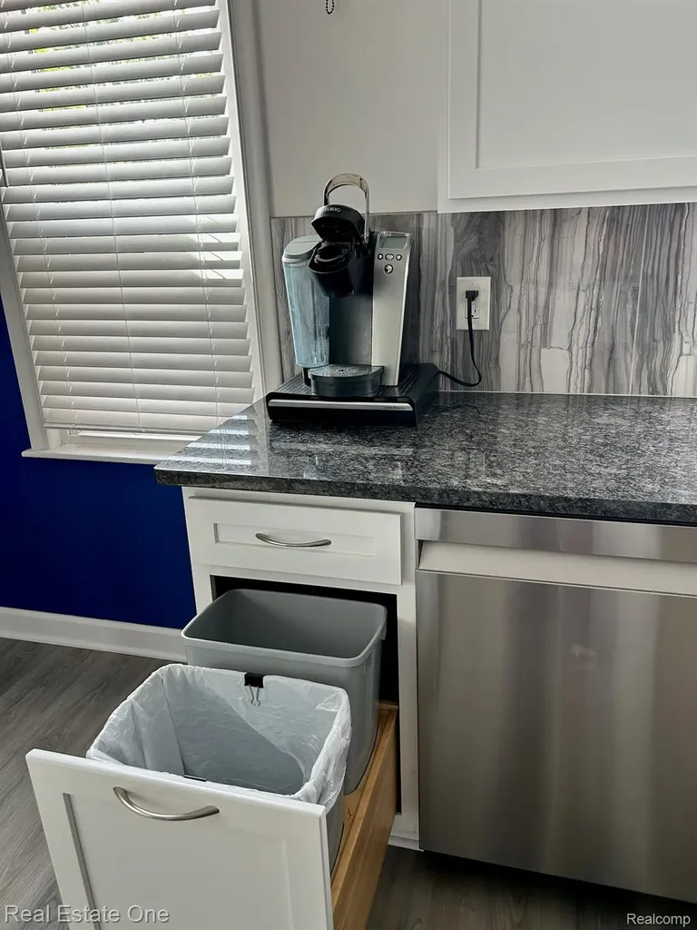2075 Deering Street Garden City City MI 48135