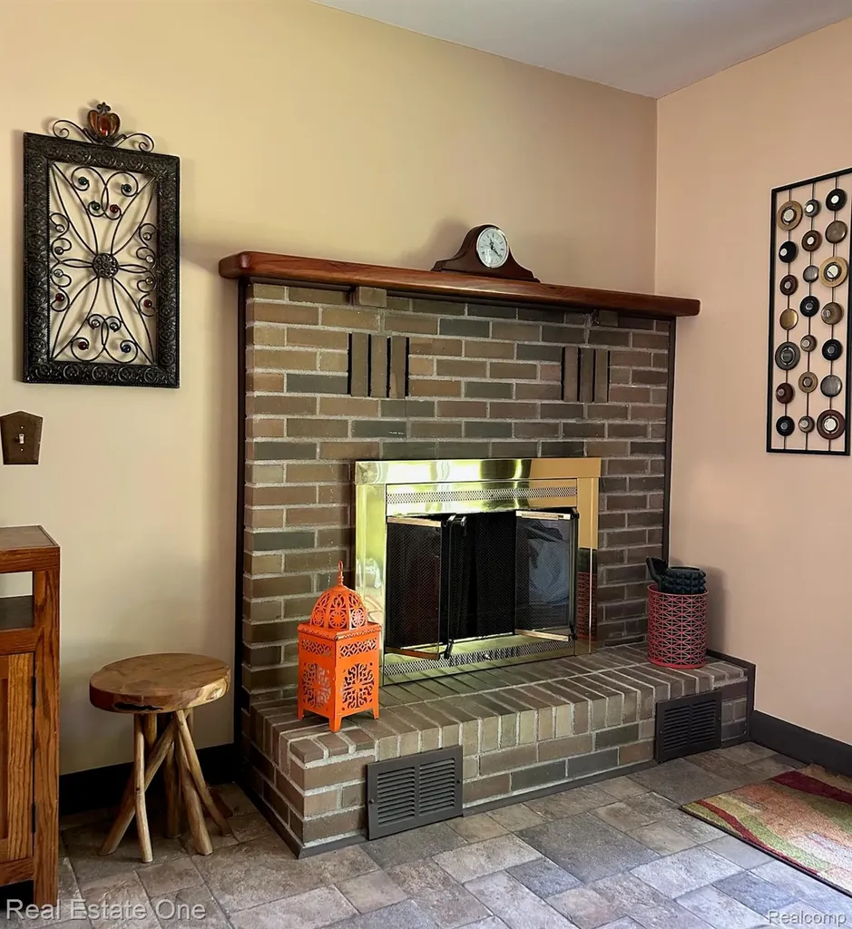 2075 Deering Street Garden City City MI 48135