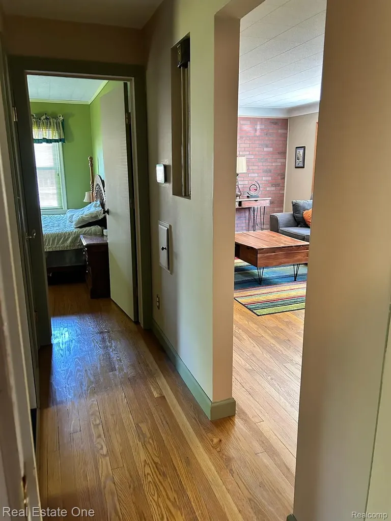 2075 Deering Street Garden City City MI 48135