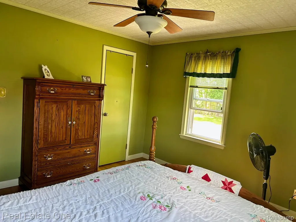 2075 Deering Street Garden City City MI 48135