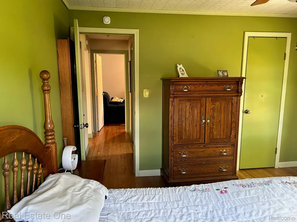 2075 Deering Street Garden City City MI 48135