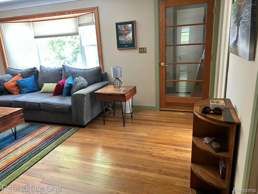 2075 Deering Street Garden City City MI 48135