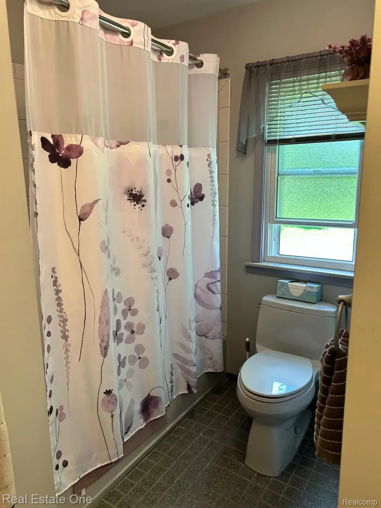 2075 Deering Street Garden City City MI 48135