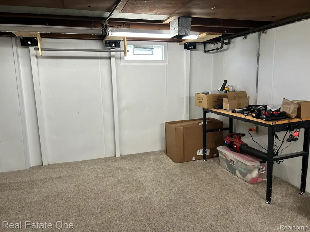 2075 Deering Street Garden City City MI 48135
