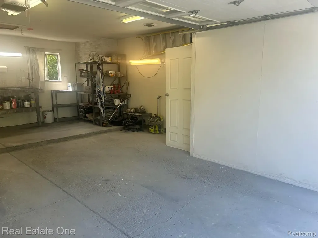 2075 Deering Street Garden City City MI 48135