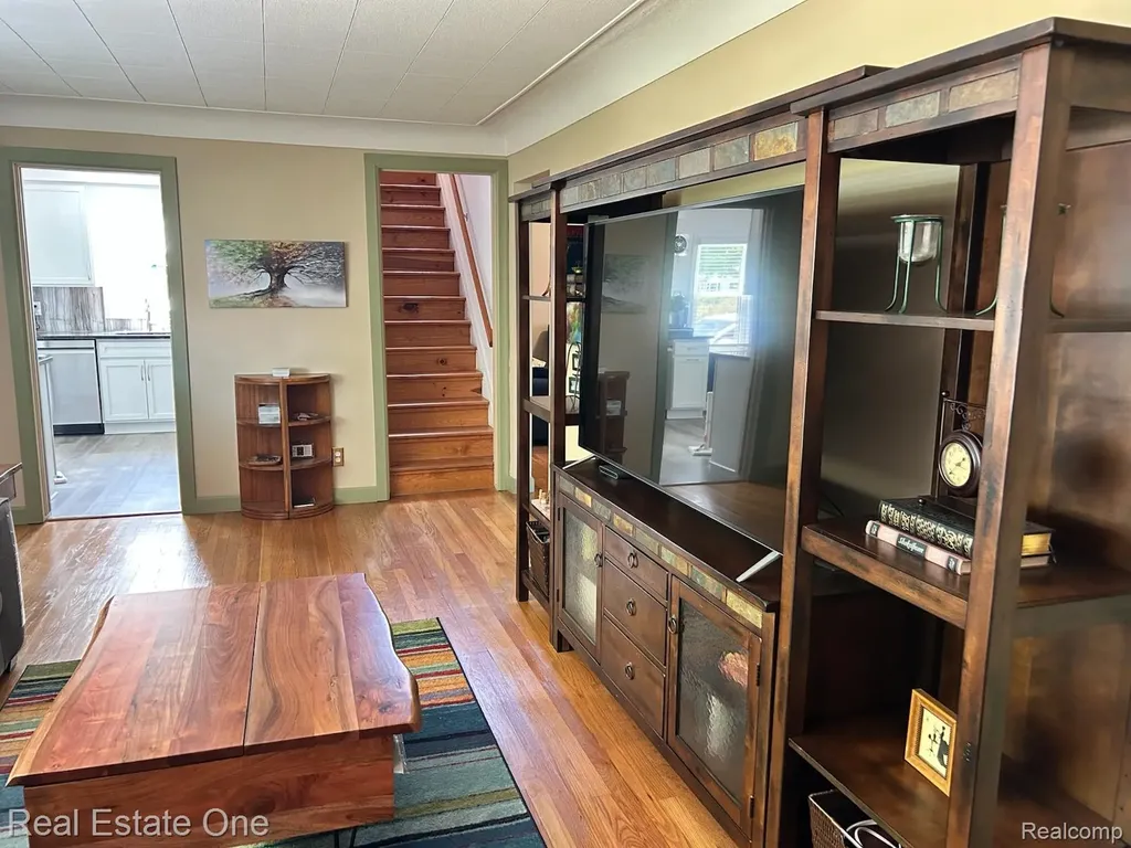 2075 Deering Street Garden City City MI 48135