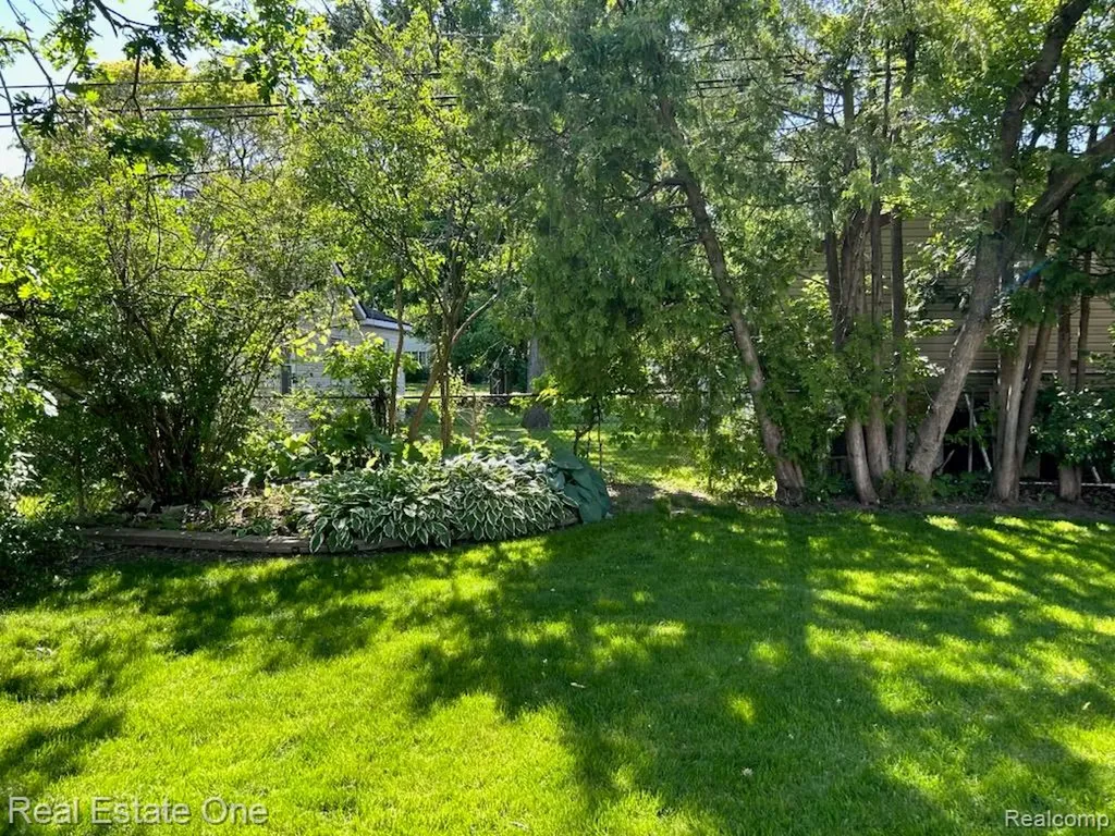 2075 Deering Street Garden City City MI 48135