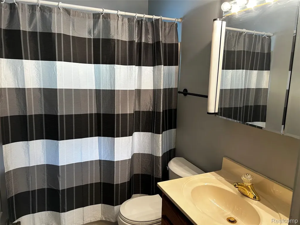 5440 Deland Road Flushing Charter Township MI 48433