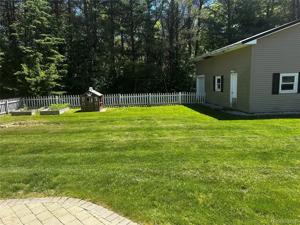 5440 Deland Road Flushing Charter Township MI 48433