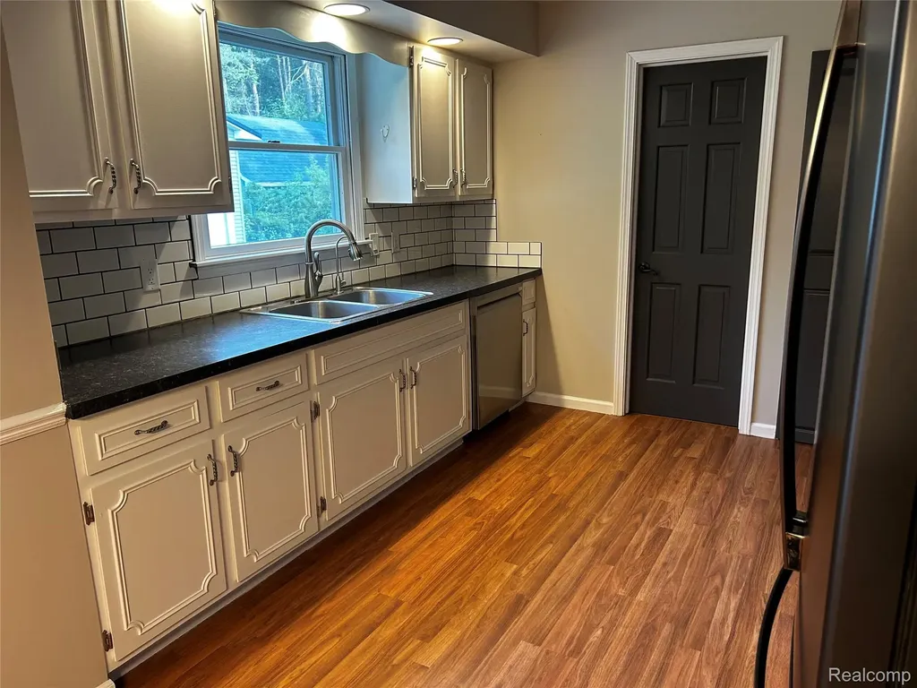 5440 Deland Road Flushing Charter Township MI 48433