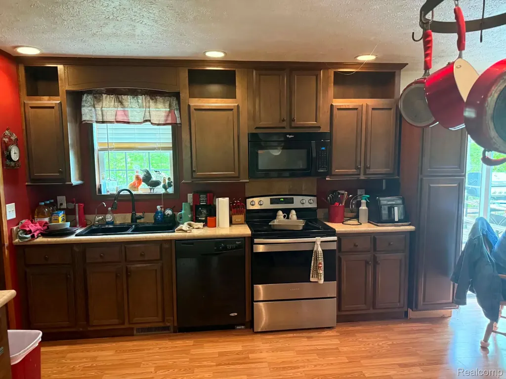 5994 N Lake Sanford Road Edenville Township MI 48657