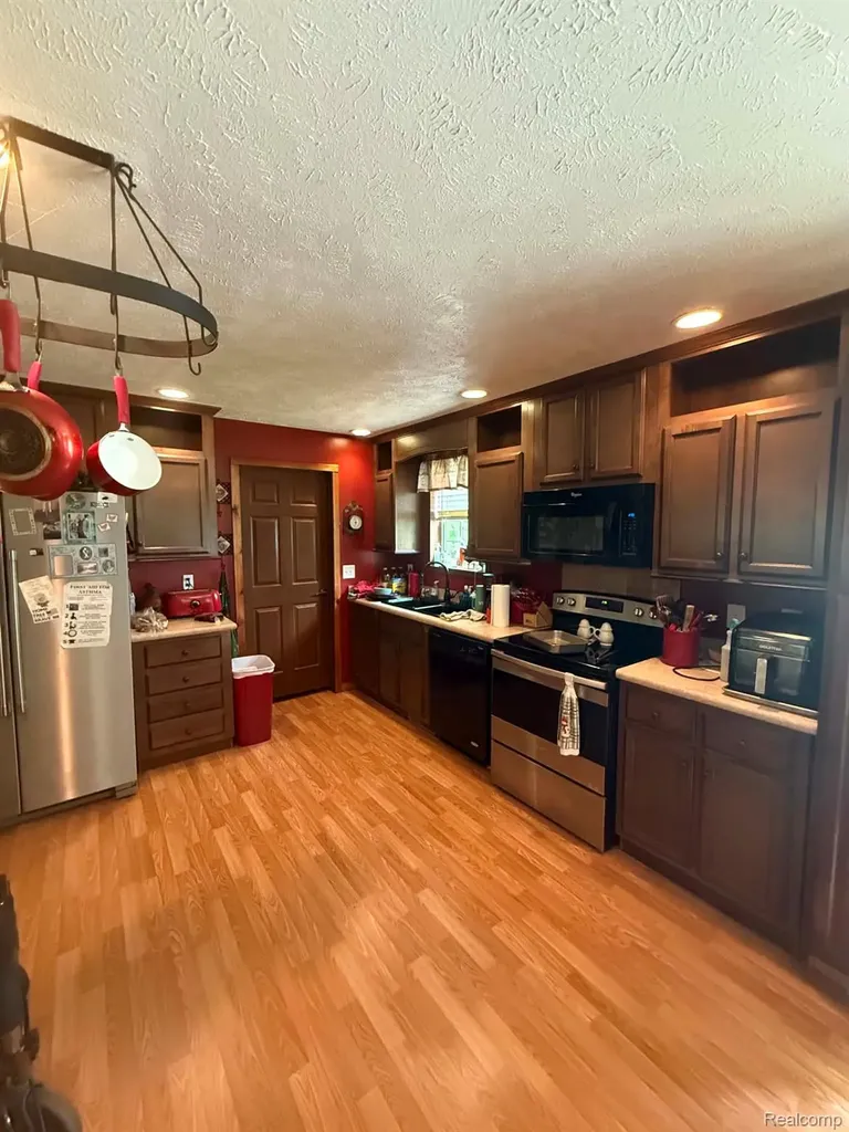 5994 N Lake Sanford Road Edenville Township MI 48657