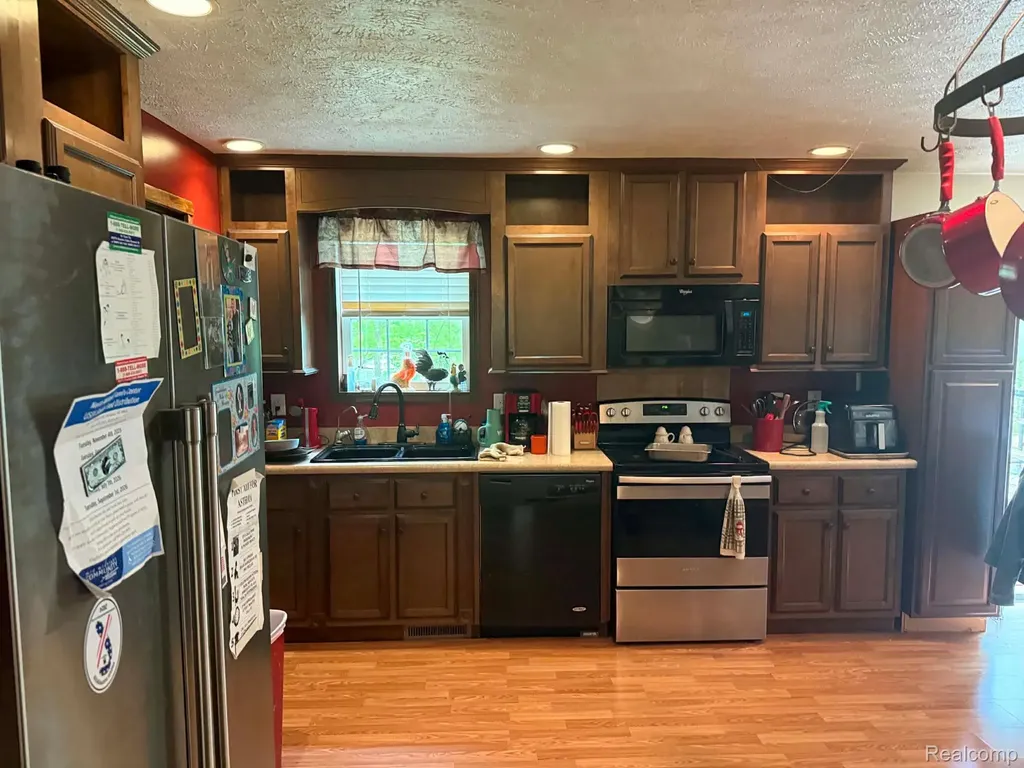 5994 N Lake Sanford Road Edenville Township MI 48657