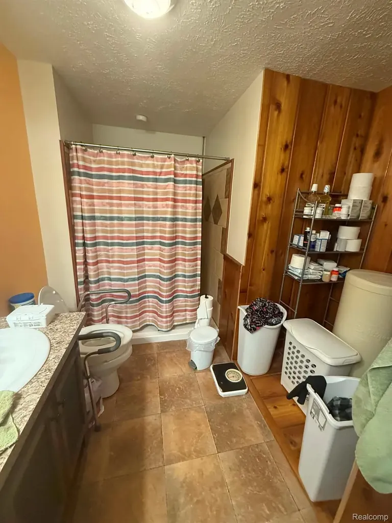 5994 N Lake Sanford Road Edenville Township MI 48657