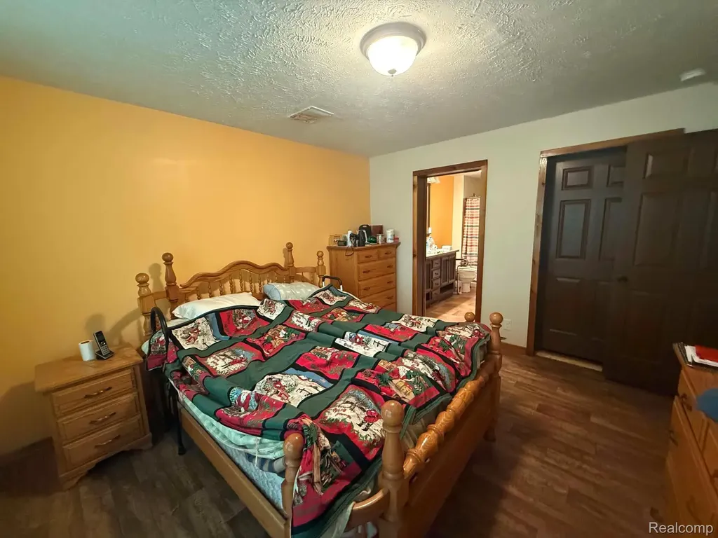 5994 N Lake Sanford Road Edenville Township MI 48657