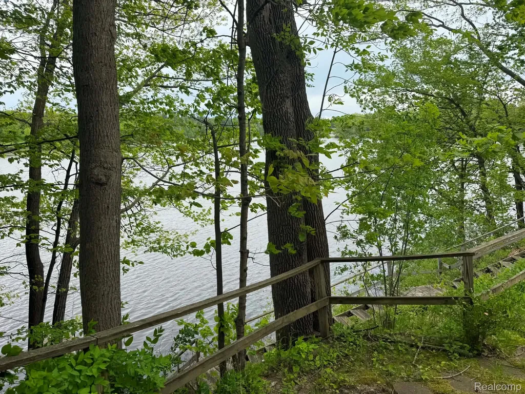 5994 N Lake Sanford Road Edenville Township MI 48657