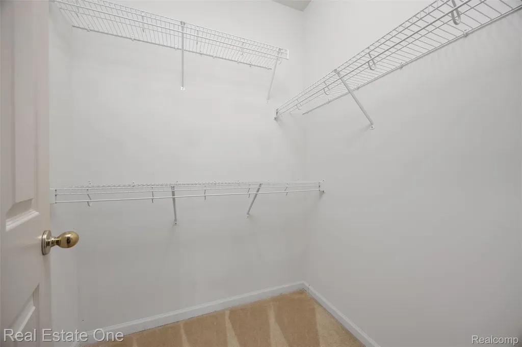 4104 Chesapeake Circle Commerce Charter Township MI 48390
