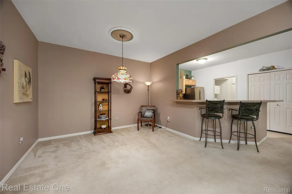 4104 Chesapeake Circle Commerce Charter Township MI 48390