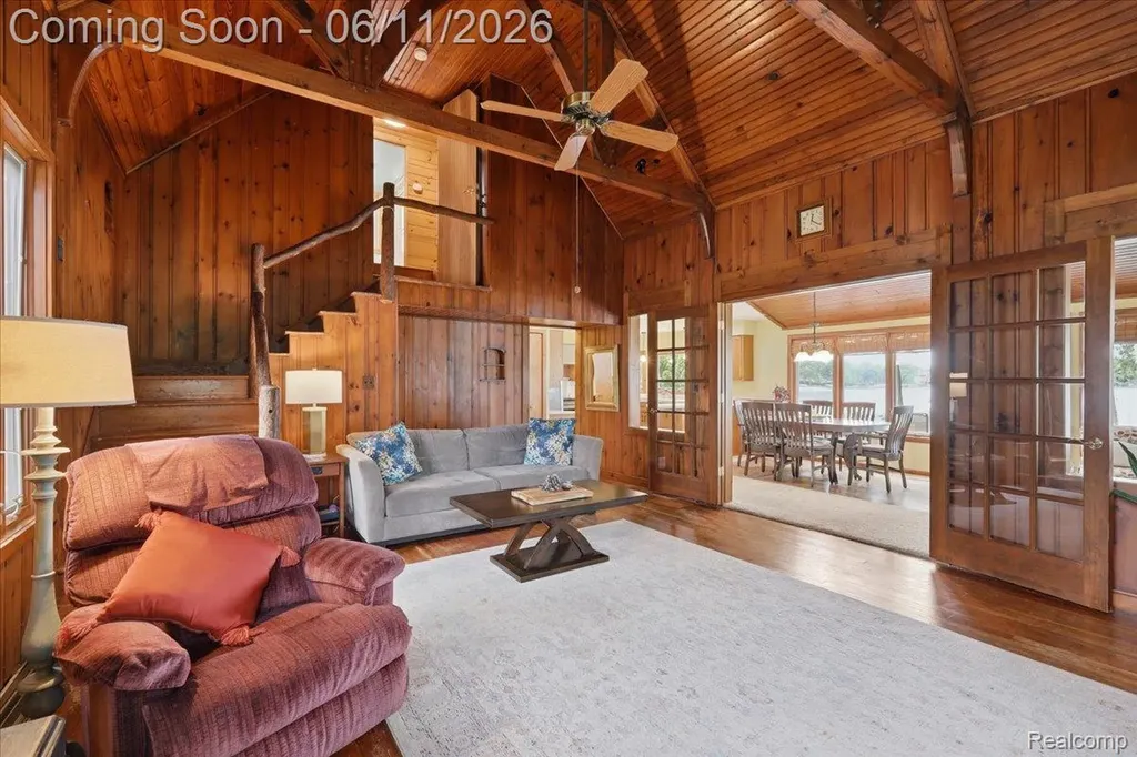 6880 Forestlawn Court Waterford Charter Township MI 48327