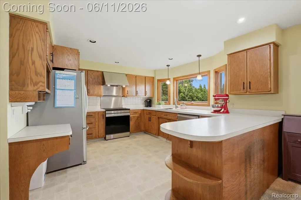 6880 Forestlawn Court Waterford Charter Township MI 48327