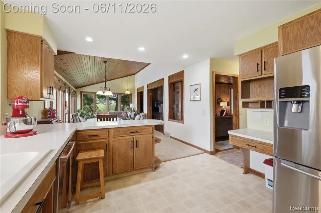6880 Forestlawn Court Waterford Charter Township MI 48327