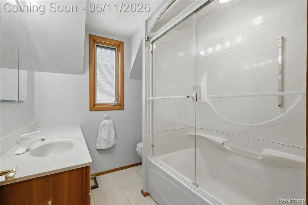 6880 Forestlawn Court Waterford Charter Township MI 48327