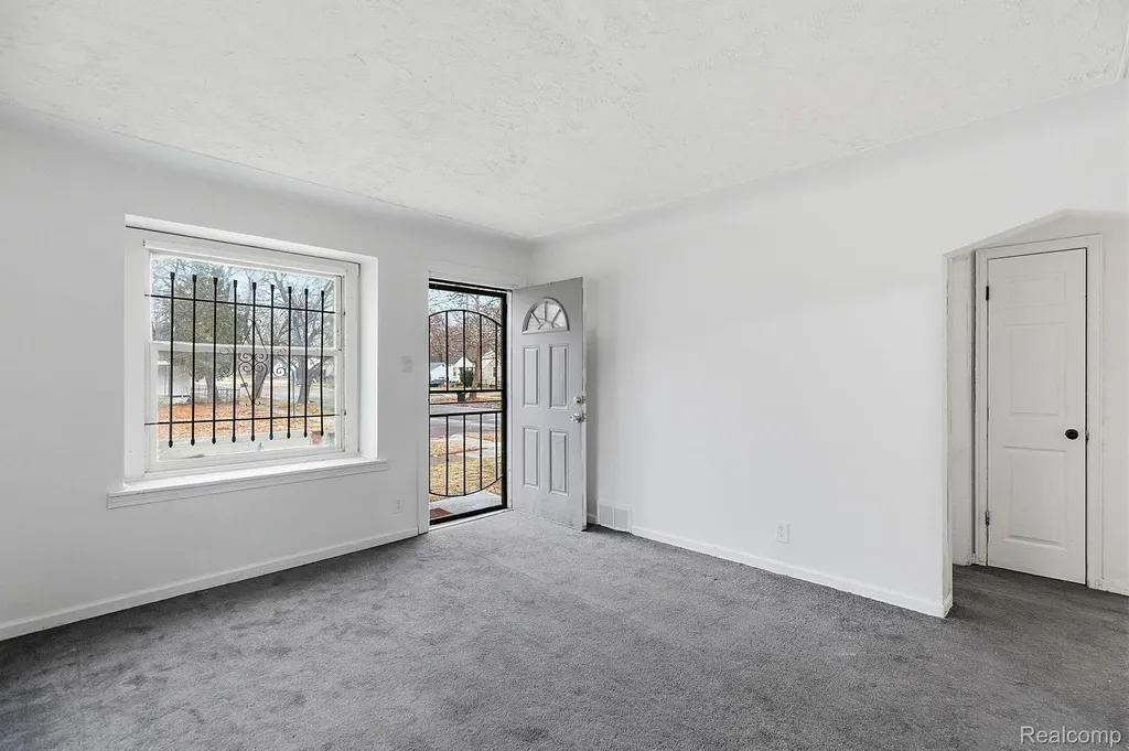 19816 Harlow Street Detroit City MI 48235
