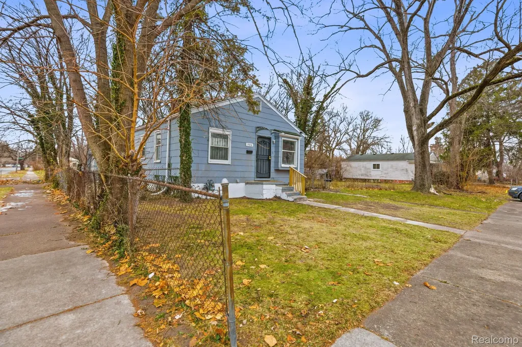 19816 Harlow Street Detroit City MI 48235