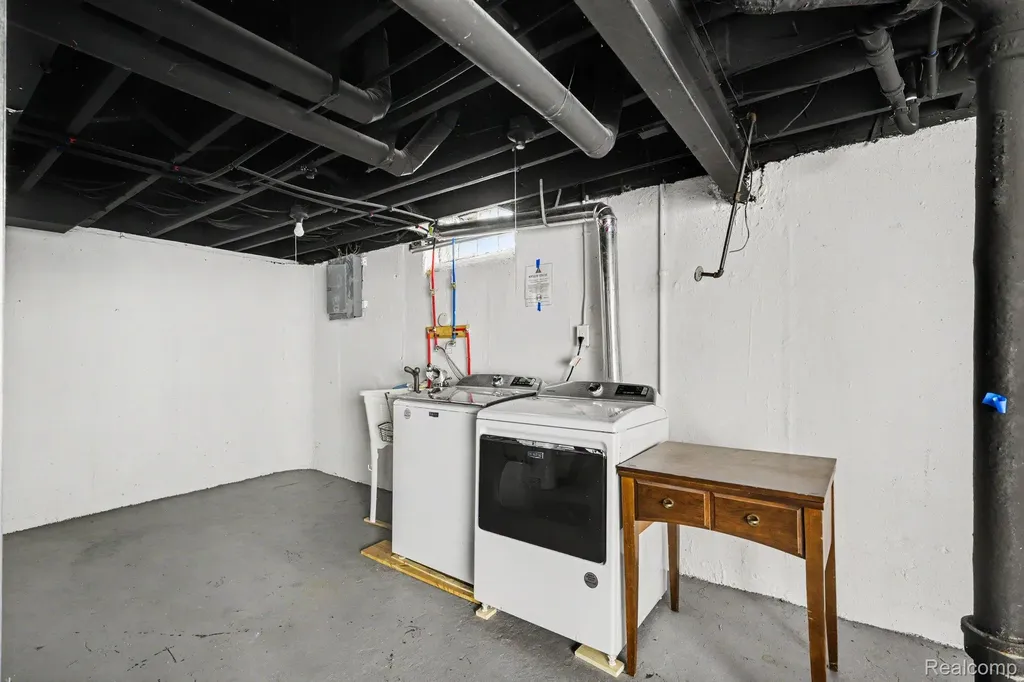 20201 Grandville Avenue Detroit City MI 48219