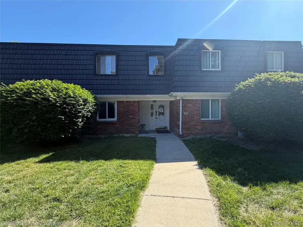 1830 Colonial Village Way Waterford Charter Township MI 48328