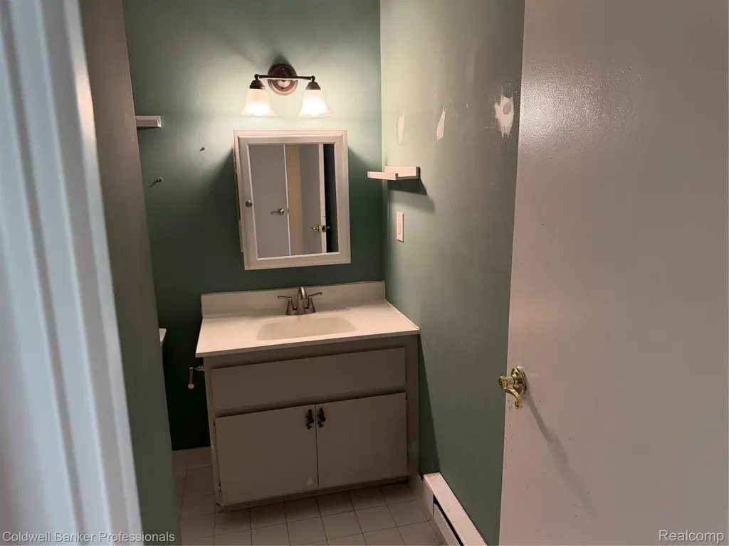 1830 Colonial Village Way Waterford Charter Township MI 48328