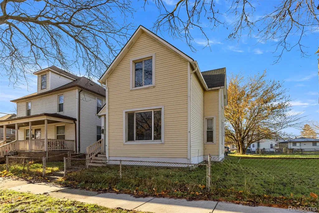 28 E James Street River Rouge City MI 48218