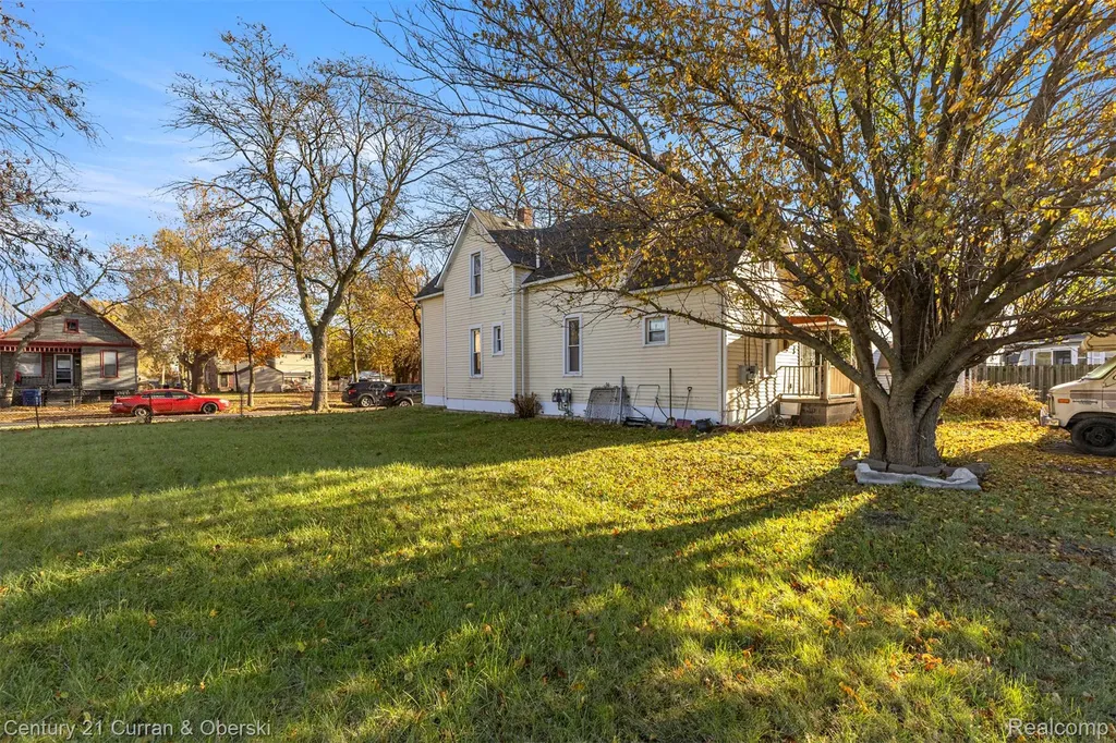 28 E James Street River Rouge City MI 48218