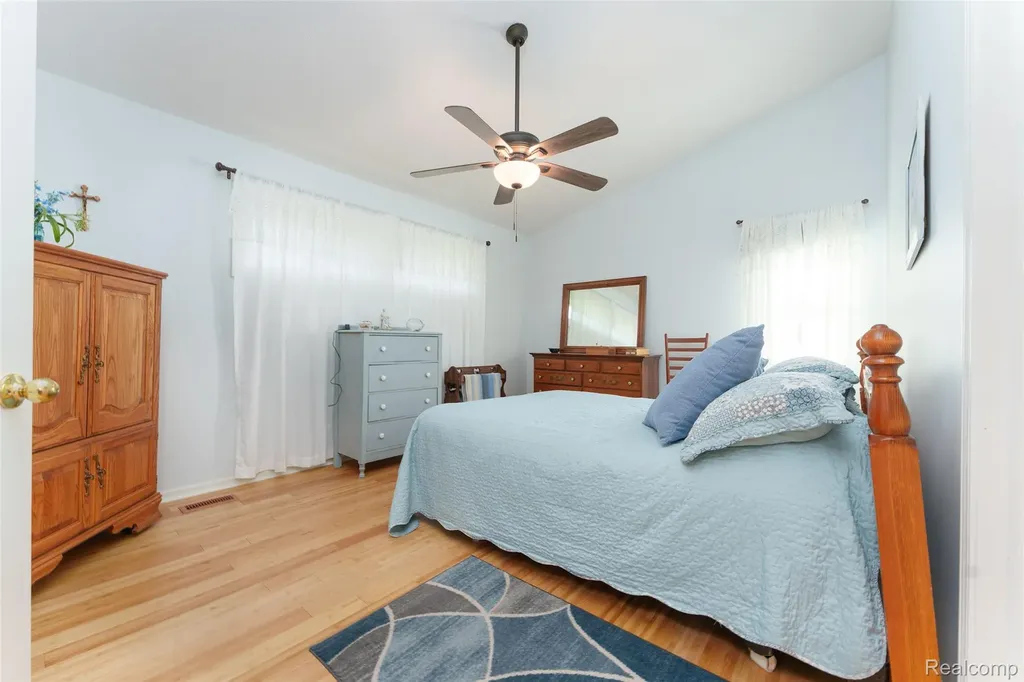 159 Addison Circle Fowlerville Village MI 48836
