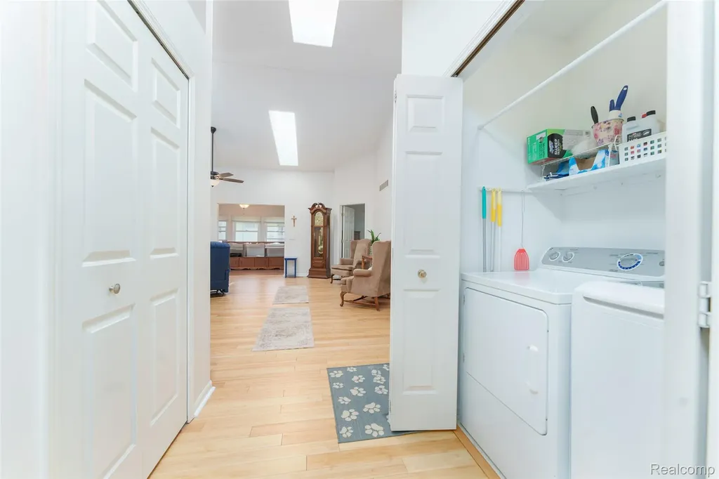 159 Addison Circle Fowlerville Village MI 48836