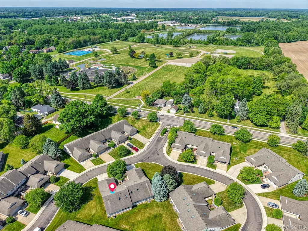 159 Addison Circle Fowlerville Village MI 48836