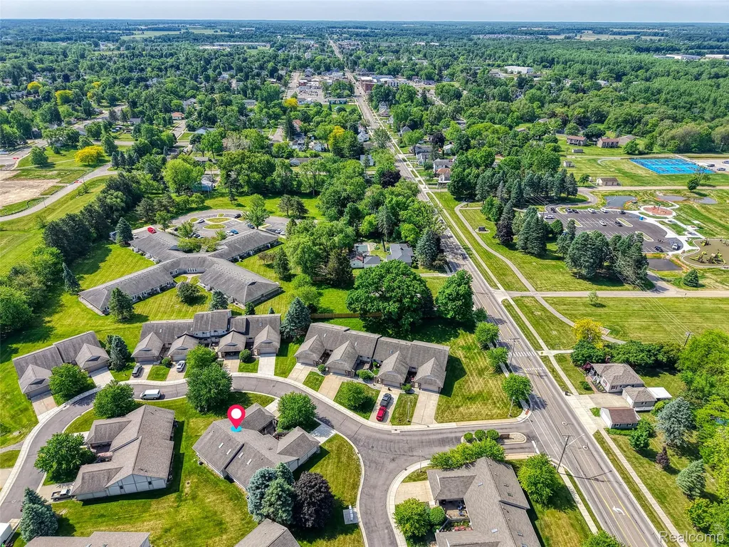 159 Addison Circle Fowlerville Village MI 48836