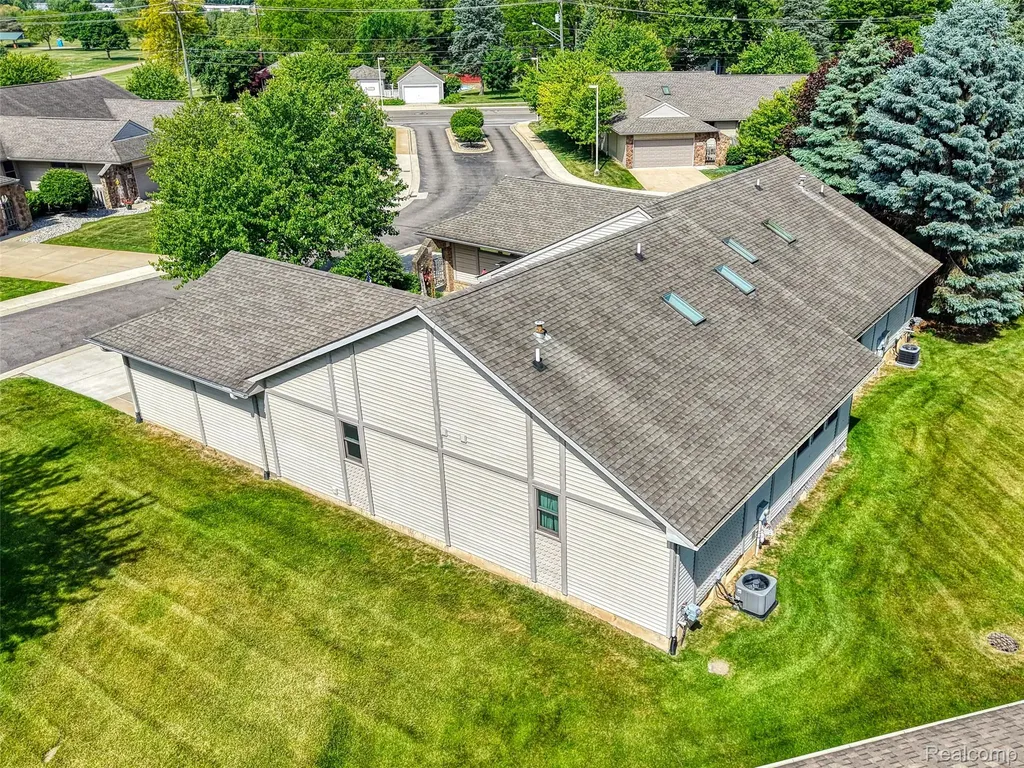 159 Addison Circle Fowlerville Village MI 48836