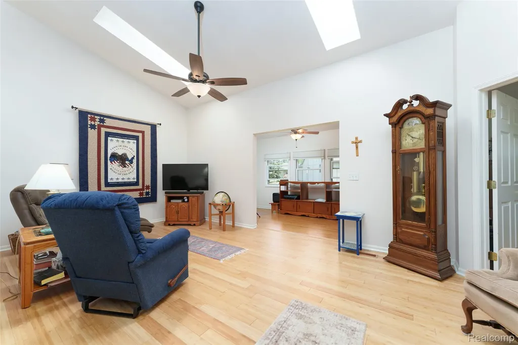 159 Addison Circle Fowlerville Village MI 48836
