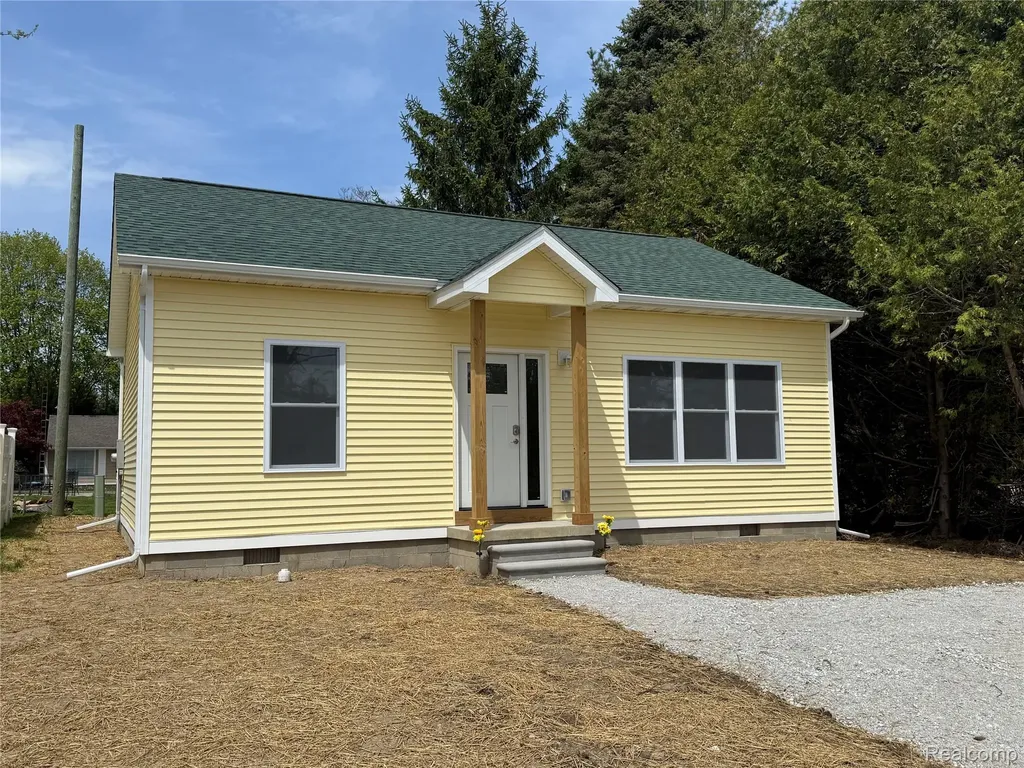 7301 Yale Worth Township MI 48450