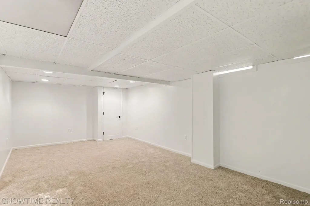 47726 Lexington Drive Macomb Township MI 48044