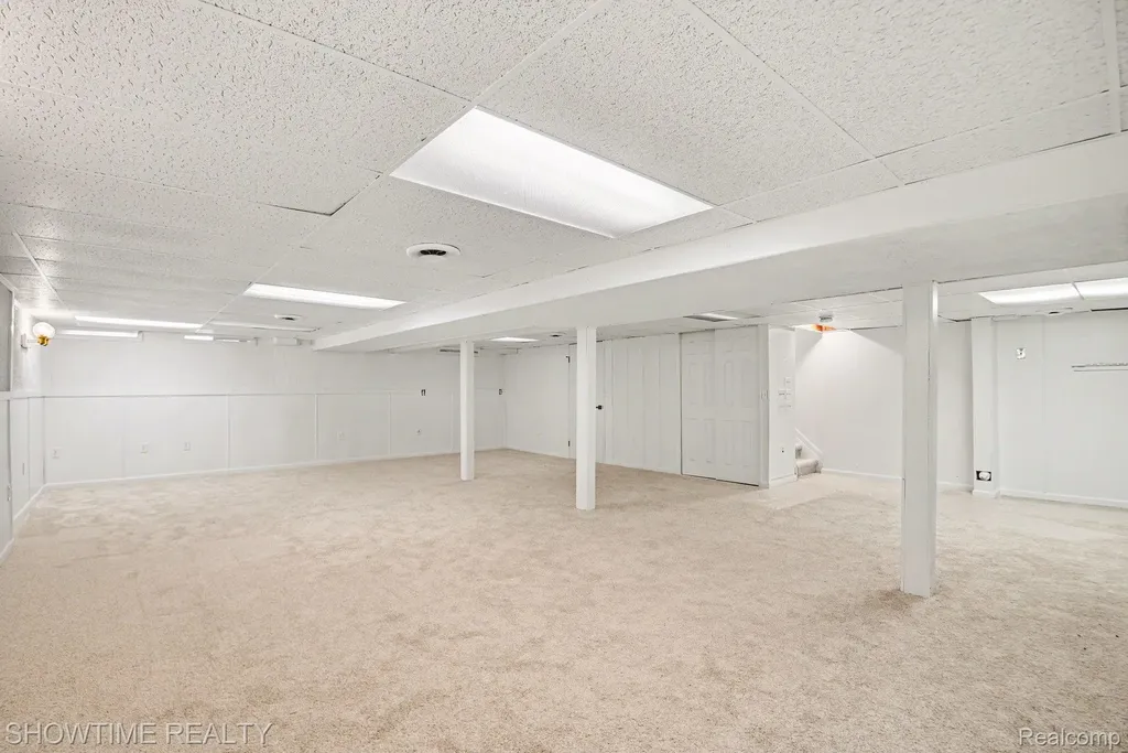 47726 Lexington Drive Macomb Township MI 48044