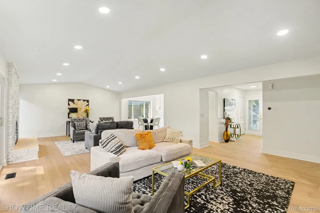 47726 Lexington Drive Macomb Township MI 48044