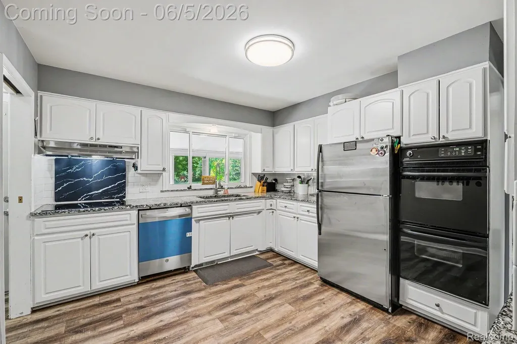 1198 W Rowland Street Mundy Township MI 48507