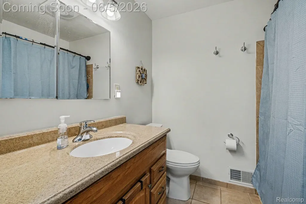 1198 W Rowland Street Mundy Township MI 48507