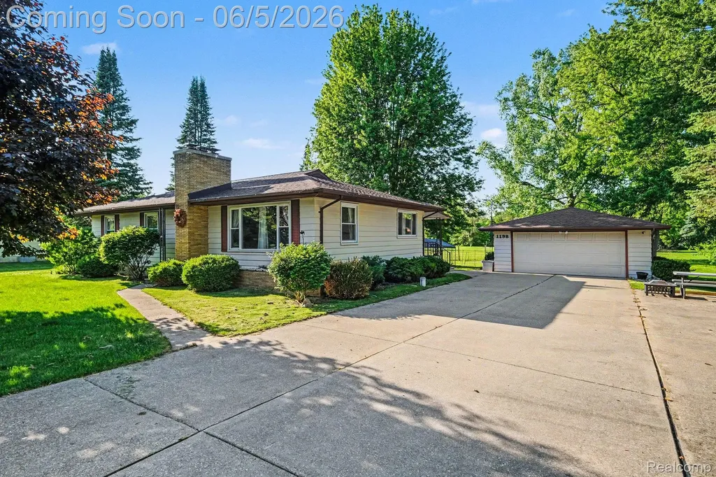 1198 W Rowland Street Mundy Township MI 48507
