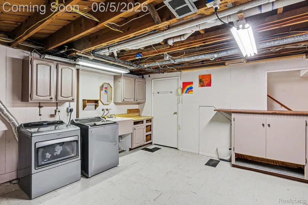 1198 W Rowland Street Mundy Township MI 48507