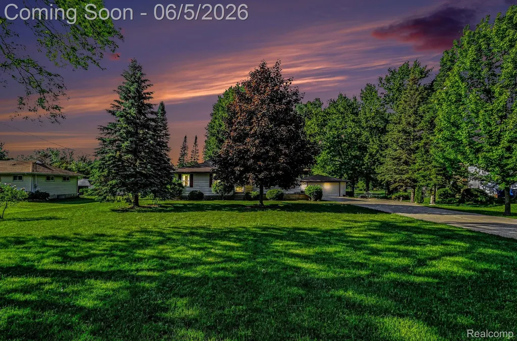 1198 W Rowland Street Mundy Township MI 48507